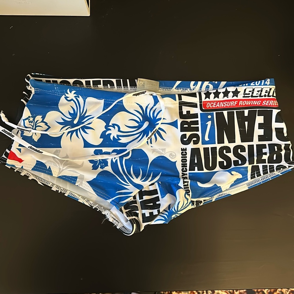 Aussie bum speedo men’s size small